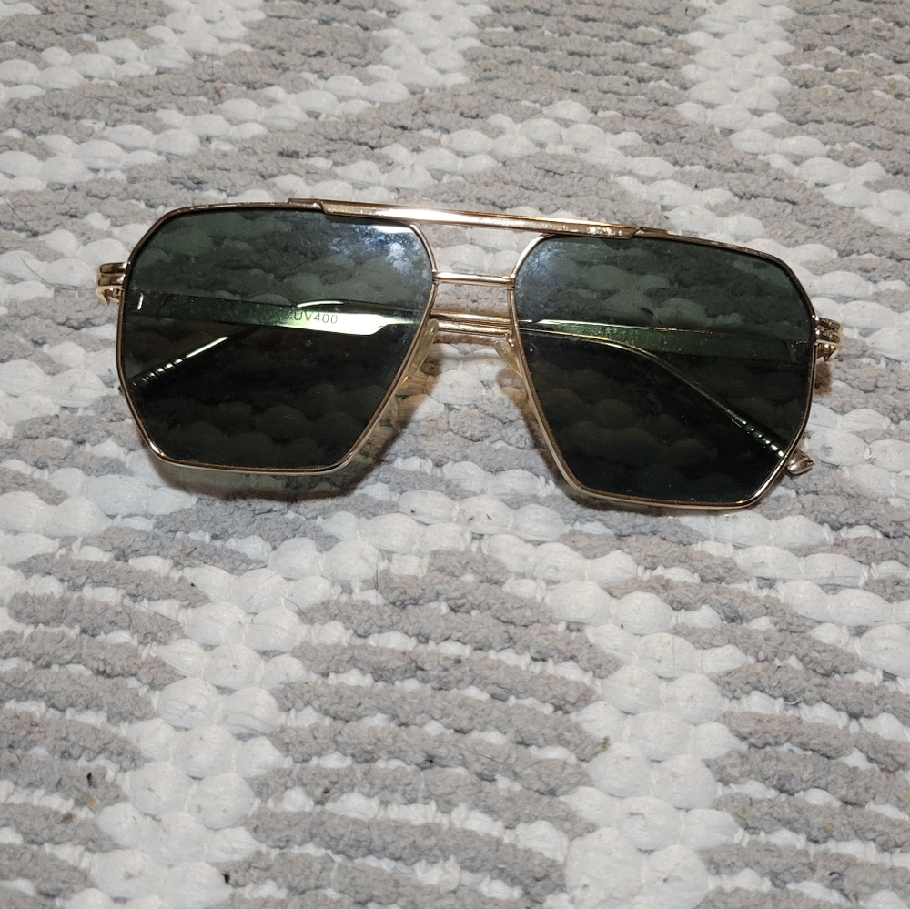 Angular sunglasses - Picture 2 of 3